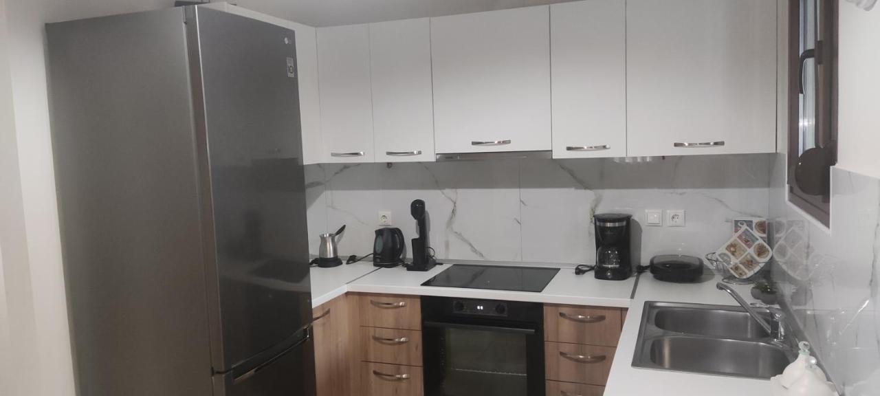 Appartement Πολυτελεσ -Μοντερνο Διαμερισμα à Larissa Extérieur photo